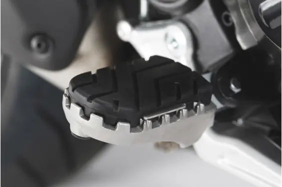 Achetez Aujourd'hui Repose Pieds SW-Motech ION pour Scrambler 400 (14-20) FRS.22.011.10002/S